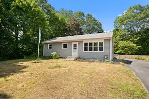 11 Illinois Ct, Montville, CT 06370 - Photo 1
