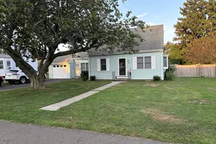 82 Laurel St, Stratford, CT 06615 - Photo 1