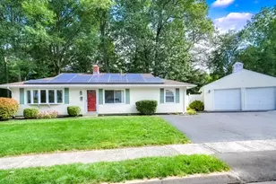 27 Heron Rd, East Hartford, CT 06118 - Photo 1