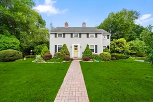 32 Walnut St, Newington, CT 06111 - Photo 1