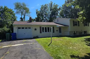 20 Craigmore Rd, Bloomfield, CT 06002 - Photo 1