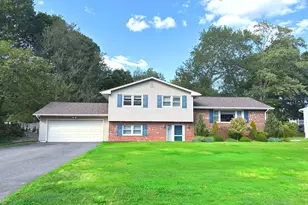 6 Cricket Ct, North Haven, CT 06473 - Photo 1