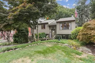 23 Westview Dr, Danbury, CT 06810 - Photo 1