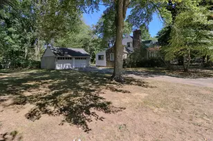 20 Ermine St, Fairfield, CT 06824 - Photo 1