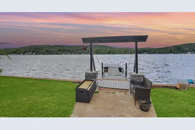 548 East Wakefield Boulevard, Winchester, CT 06098 - Photo 1