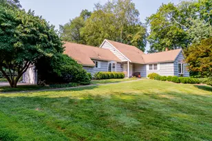 555 Haviland Rd, Stamford, CT 06903 - Photo 1