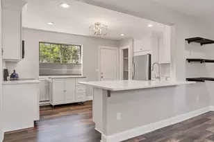 975 Meriden Rd, Waterbury, CT 06705 - Photo 1