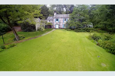 33 Peaceable Street, Redding, CT 06896 - Photo 1