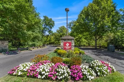 1702 Pinnacle Way #1702, Danbury, CT 06811 - Photo 1