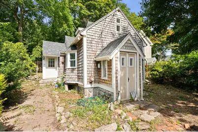 27 Blackhall Court, New London, CT 06320 - Photo 1