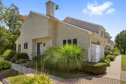 166 Old Brookfield Road #34-1, Danbury, CT 06811 - Photo 1