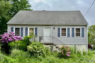 4 Robins Square E, Norwalk, CT 06854 - Photo 1