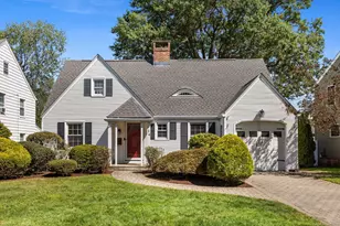 126 Robin Rd, West Hartford, CT 06119 - Photo 1