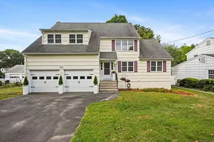 1009 High St, Fairfield, CT 06824 - Photo 1