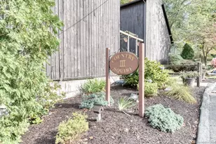 15 L Country Squire Dr, Cromwell, CT 06416 - Photo 1