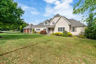 1 Hampshire Ct, Middlebury, CT 06762 - Photo 1