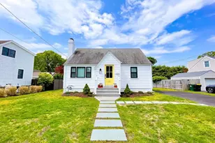 22 Oldfield Dr, Fairfield, CT 06824 - Photo 1