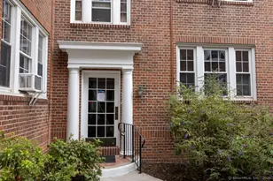 31 Robin Rd, West Hartford, CT 06119 - Photo 1