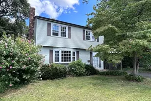 47 Crestwood Dr, Manchester, CT 06040 - Photo 1