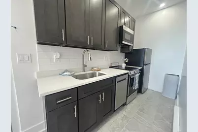 207 Bank Street #202, New London, CT 06320 - Photo 1