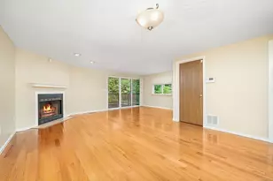 25 Sun Ridge Ln, Cromwell, CT 06416 - Photo 1