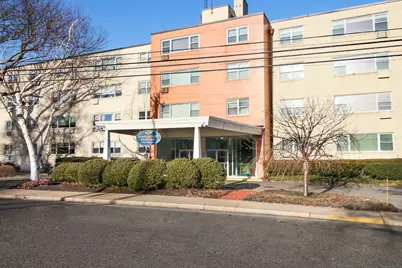 292 Pequot Avenue #E2, New London, CT 06320 - Photo 1