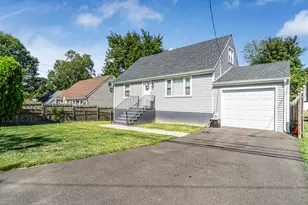 464 Woodlawn Ave Ext, Bridgeport, CT 06606 - Photo 1