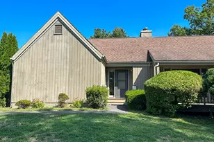 133 Bannock Ln, Stratford, CT 06614 - Photo 1