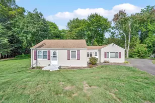 22 Elaine Dr, East Windsor, CT 06016 - Photo 1