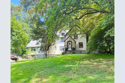 32 Interlaken Road, Stamford, CT 06903 - Photo 1