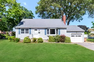 15 Wascussee Ln E, Stamford, CT 06902 - Photo 1