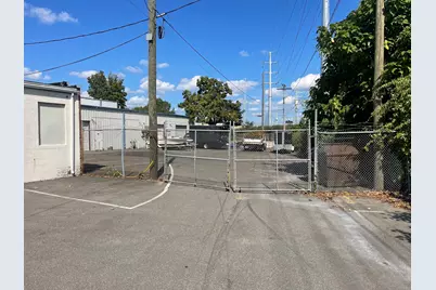 748 Washington Avenue, West Haven, CT 06516 - Photo 1