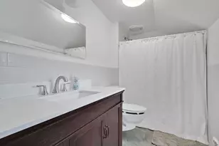 176 Stoner Dr, West Hartford, CT 06107 - Photo 23