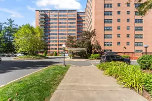 31 Woodland St, Hartford, CT 06105 - Photo 1