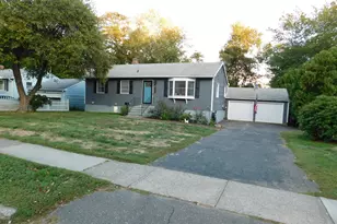 126 Baxter Ln, Milford, CT 06460 - Photo 1