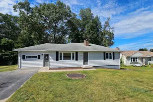 62 Mountain View Dr, Waterbury, CT 06706 - Photo 1