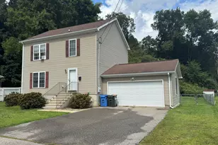 11 Carpenter St, Norwich, CT 06360 - Photo 1