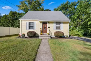 3 Pleasant St, Windsor Locks, CT 06096 - Photo 1