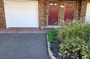 882 N Colony Rd, Meriden, CT 06450 - Photo 1