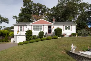 44 Knollwood Dr, Wolcott, CT 06716 - Photo 1