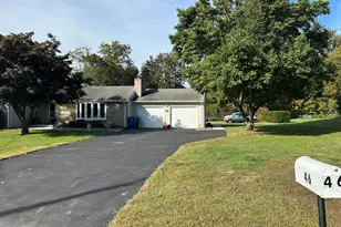 46 Robin Rd, Farmington, CT 06032 - Photo 1