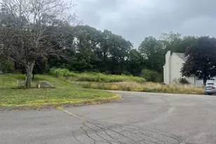 44 Trotter Ln, Newington, CT 06111 - Photo 1