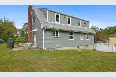 8 Reynolds Place, Greenwich, CT 06831 - Photo 1