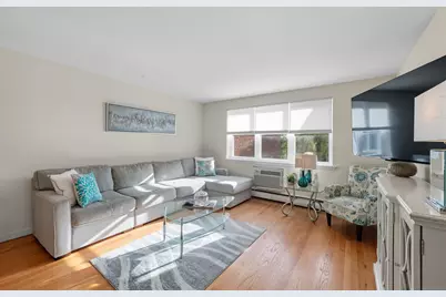 51 Sky View Drive #4, West Hartford, CT 06117 - Photo 1