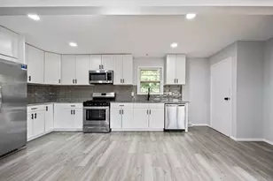 456 N Walnut St, Waterbury, CT 06704 - Photo 1