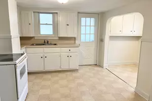 565 E Main St, Middletown, CT 06457 - Photo 1