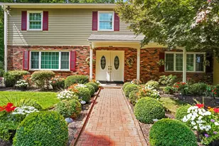 35 Red Barn Rd, Trumbull, CT 06611 - Photo 1