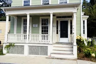 17 Amity St, New London, CT 06320 - Photo 1