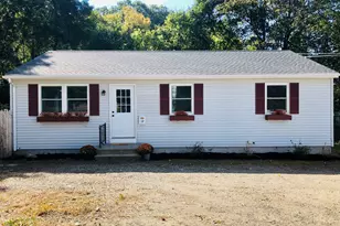 37 Walnut St, Putnam, CT 06260 - Photo 1