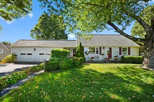 7 Oakwood St, Enfield, CT 06082 - Photo 1